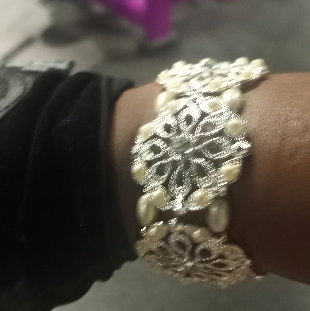 Jewelry - Picture 6 of 7